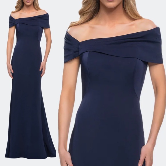 La Femme
Simply Chic Off the Shoulder Jersey Gown Size 6  or 10 or 12 navy blue - Picture 3 of 9